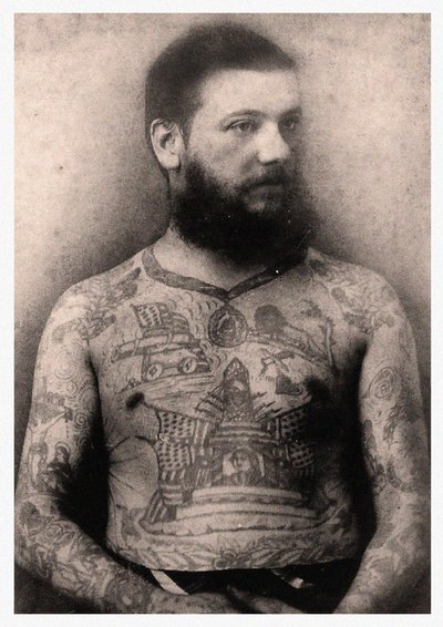 Retrato, de, um, tatuado, homem de Unbekannt Unbekannt